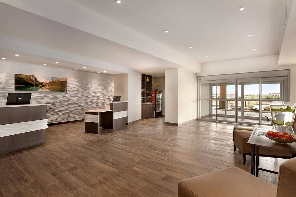 Fairfield Inn & Suites by Marriott Airdrie 2