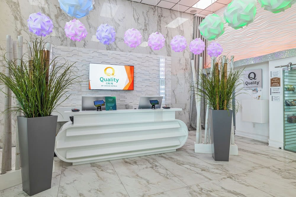 Quality Inn and Conference Center Tampa-Brandon 2