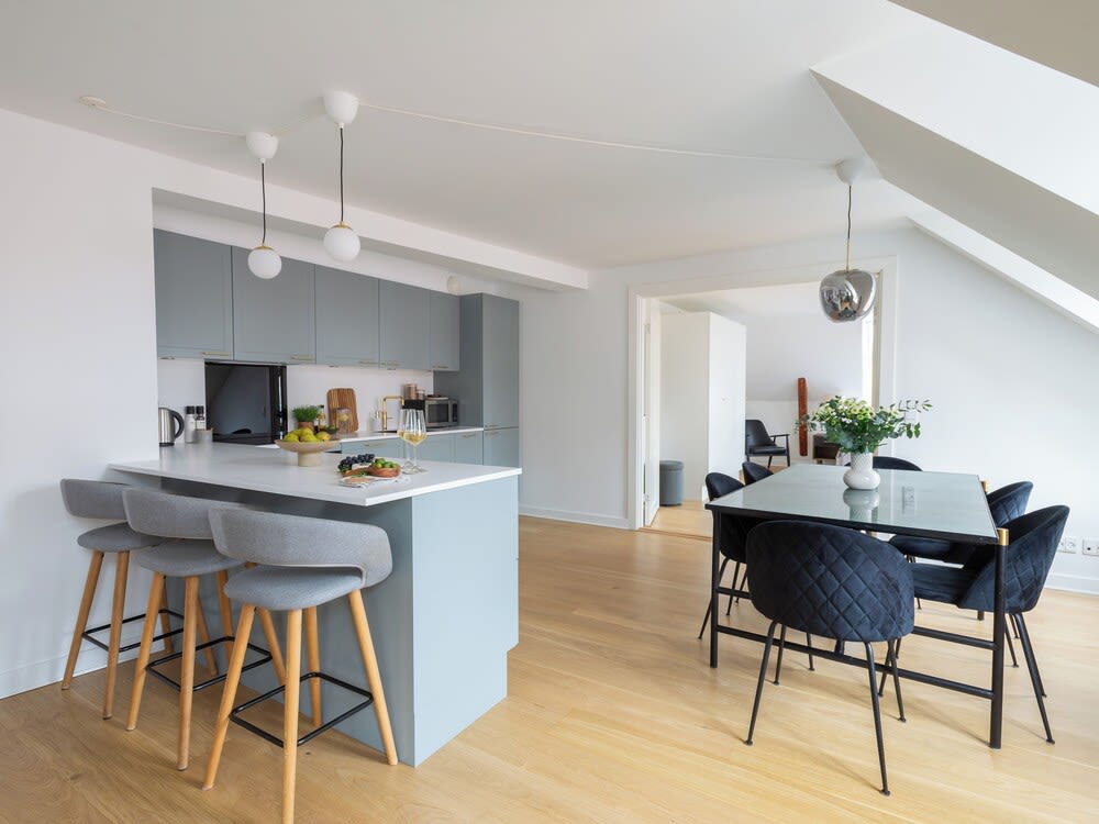 Leaves 6 - 2 Bdr Apt with shared roof terrace 2