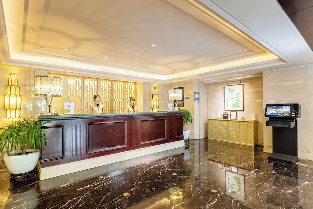 GuangDong Hotel Shanghai 2