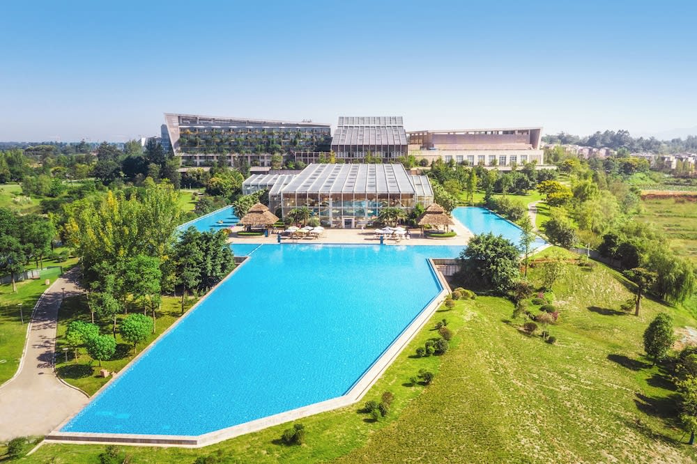 InterContinental Hotels HEILONG LAKE by IHG 1