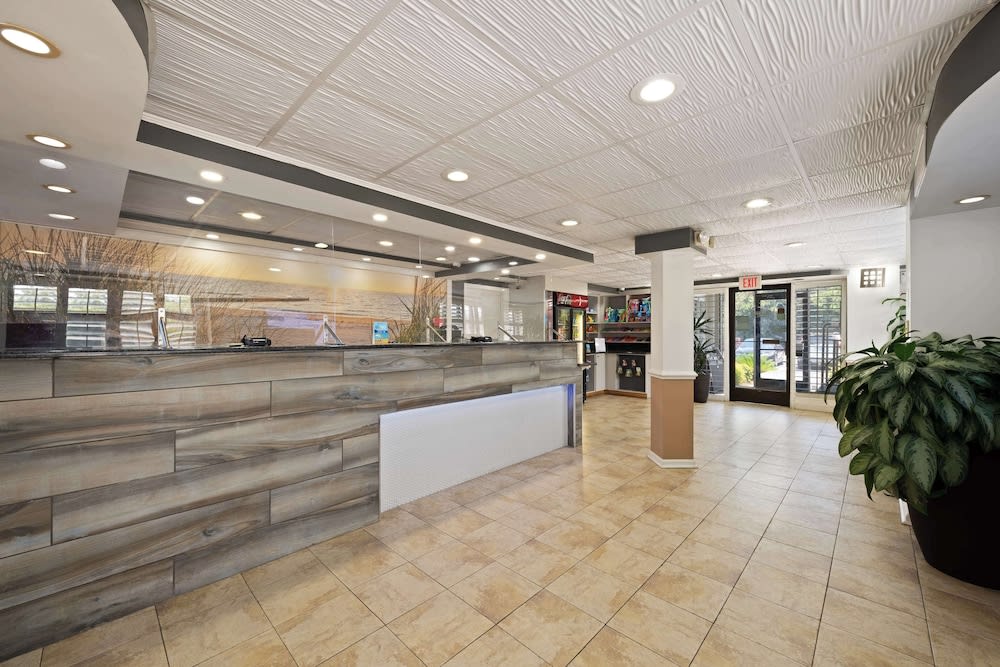 Best Western Plus Chesapeake Bay-Norfolk 2