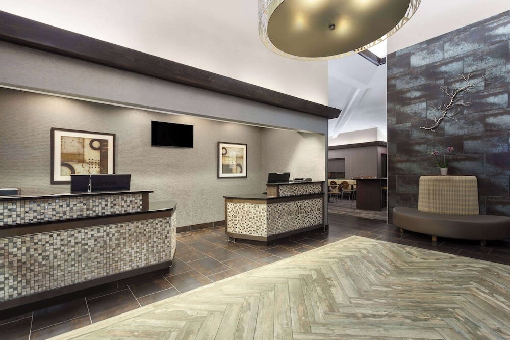 Super 8 by Wyndham Copley Akron 2