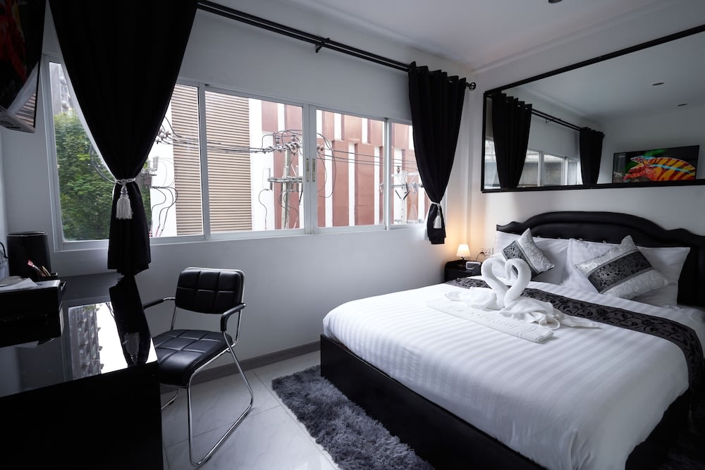 Thonglor Suites Hotel 2