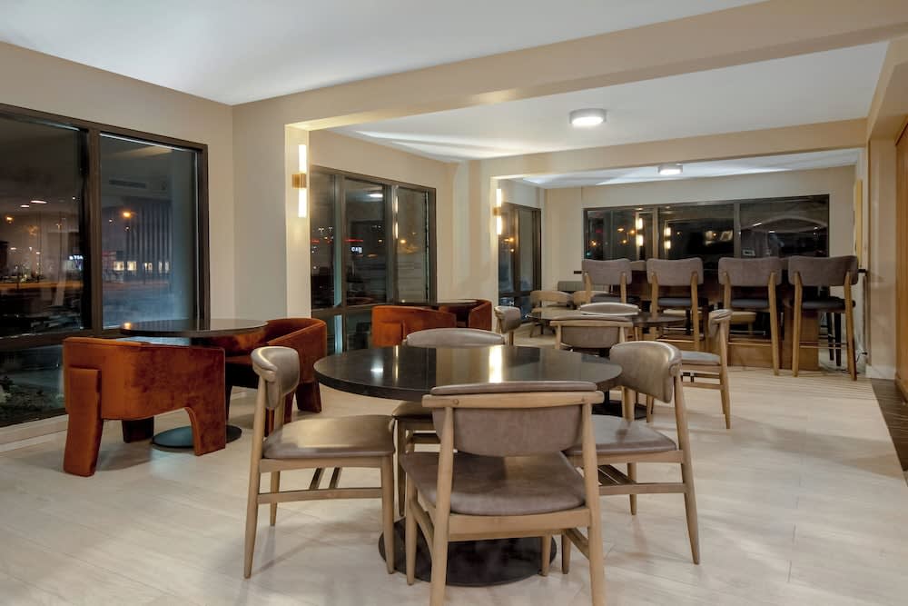 Best Western Plus Meadowlands 5