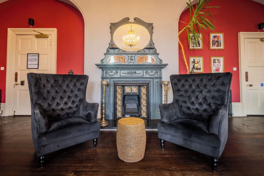 Palmers Lodge Swiss Cottage 2