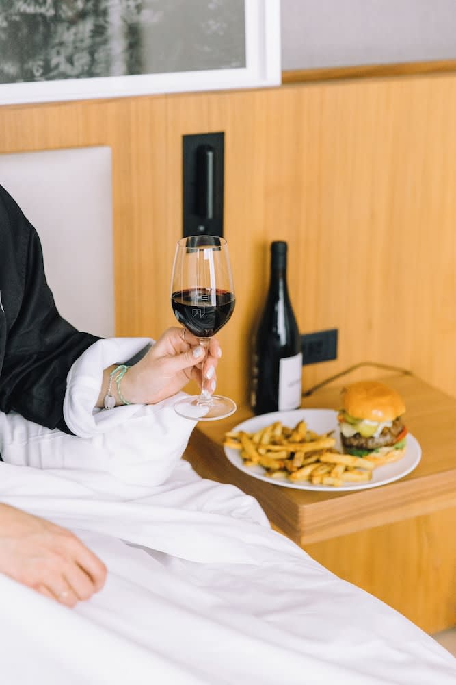 Humaniti Hotel Montreal, Autograph Collection 5