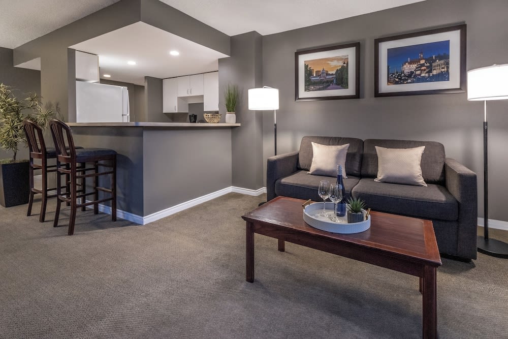 Hotel Faubourg Montreal Centre-Ville Downtown 1