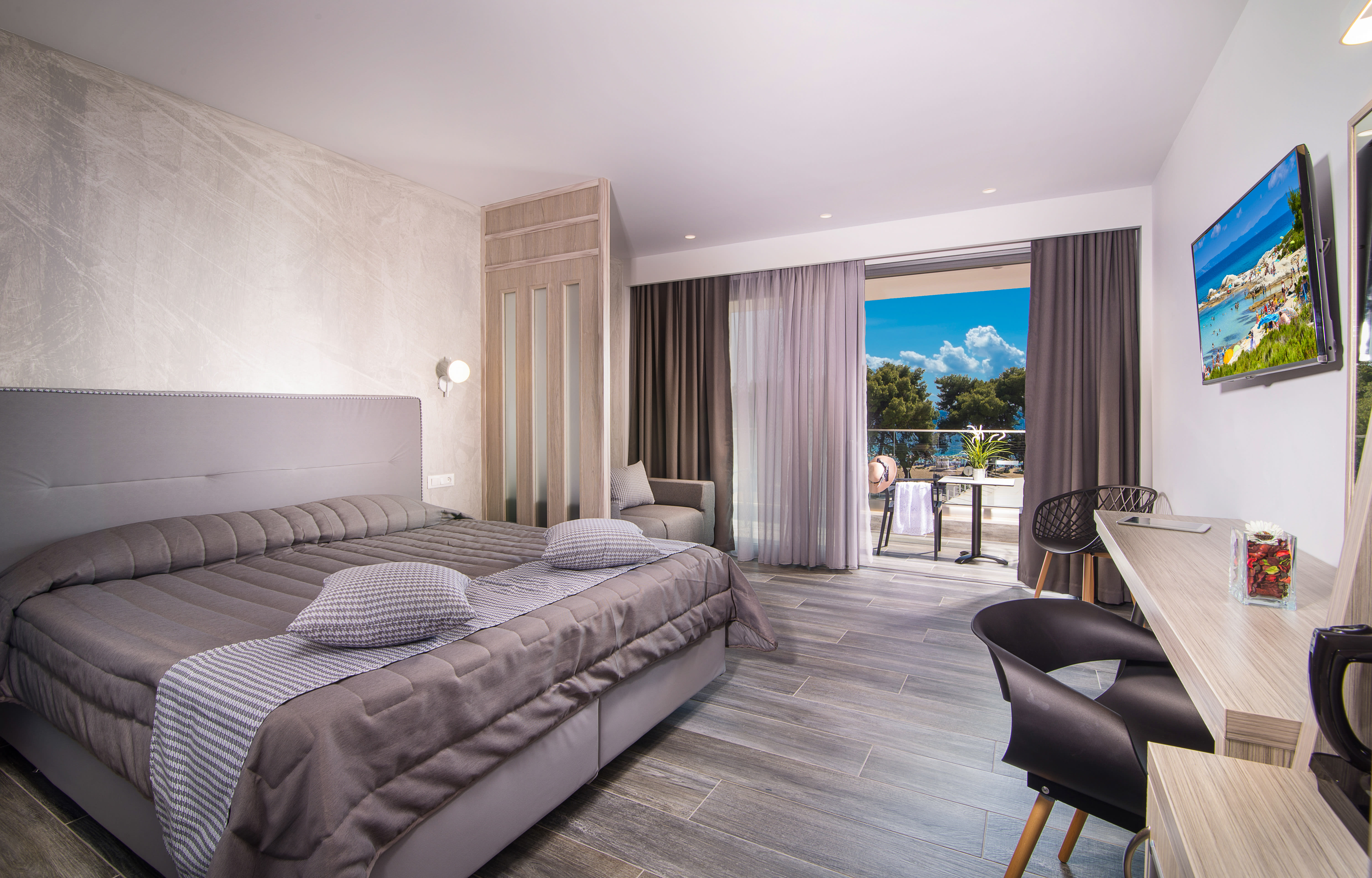 Lagomandra Beach Hotel 2
