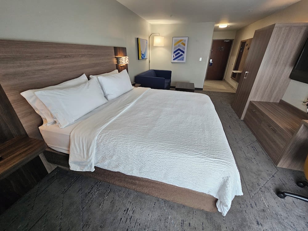 Holiday Inn Express Hotel & Suites Cincinnati-Blue Ash by IHG 4