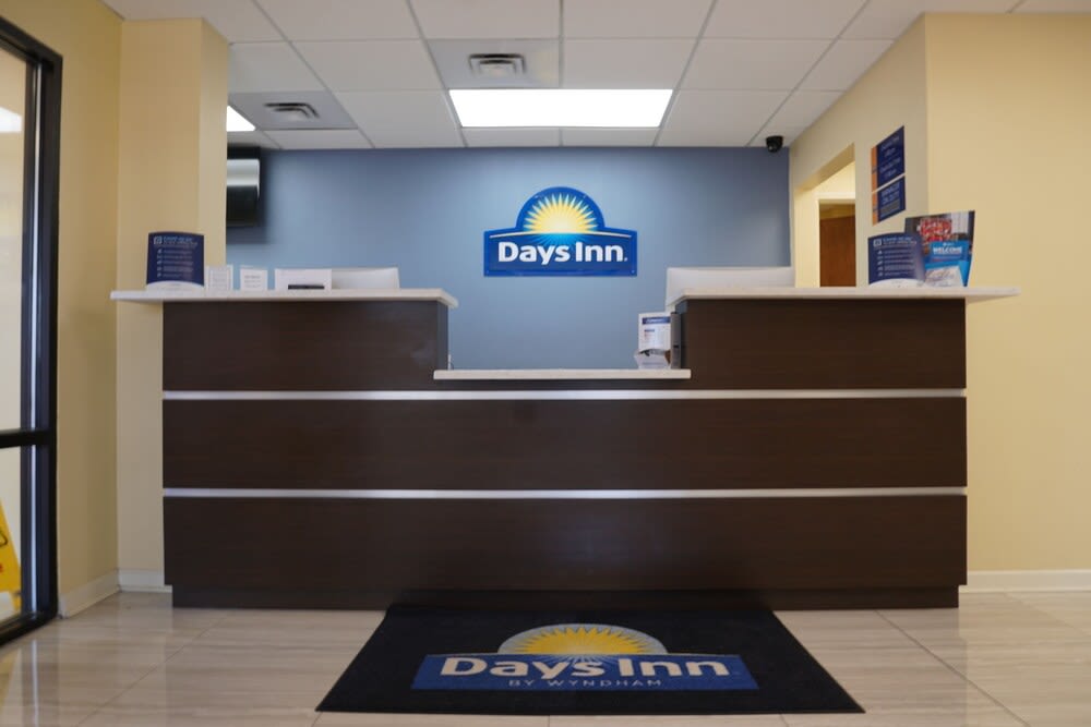 Days Inn by Wyndham Oak Grove/Ft. Campbell 2