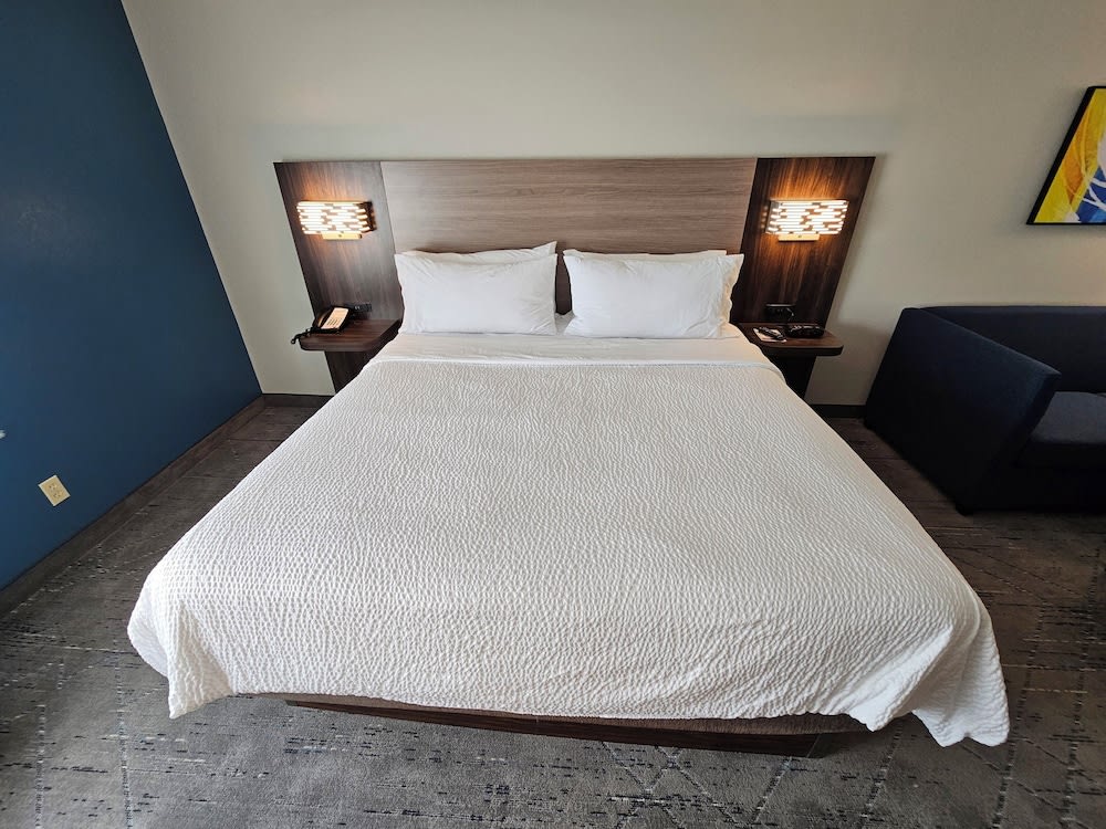 Holiday Inn Express Hotel & Suites Cincinnati-Blue Ash by IHG 3