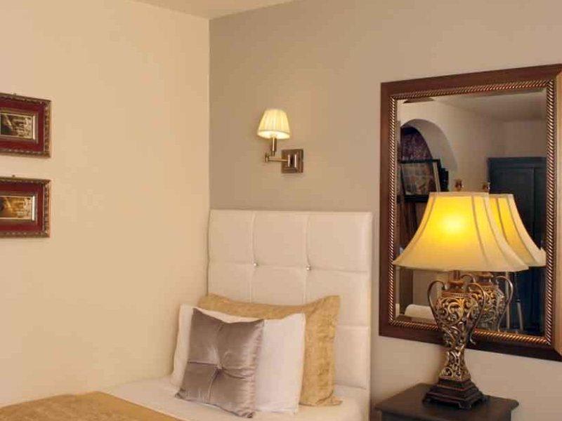 Piccolino Hyde Park Hotel 5