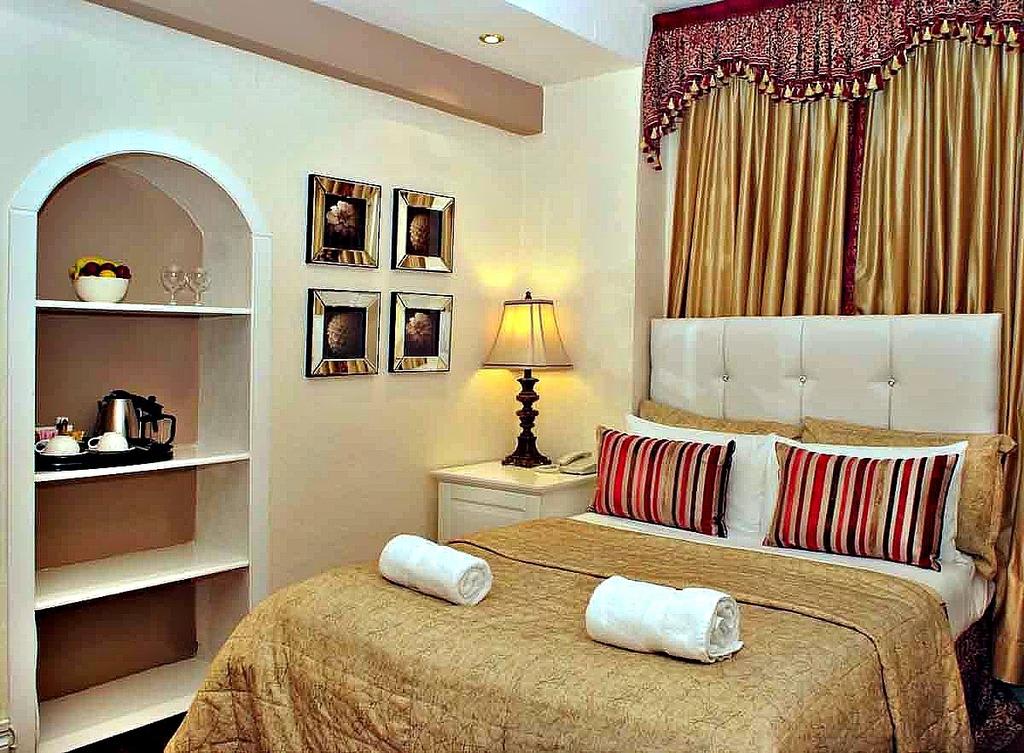 Piccolino Hyde Park Hotel 1