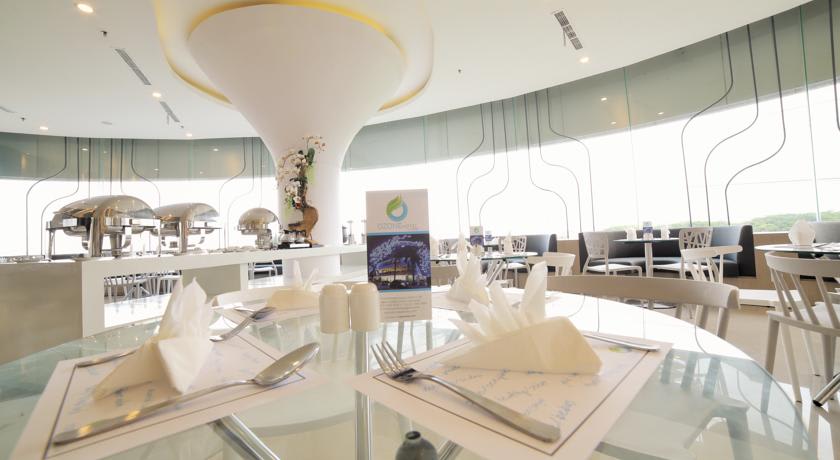 Ozone Hotel Pantai Indah Kapuk 2