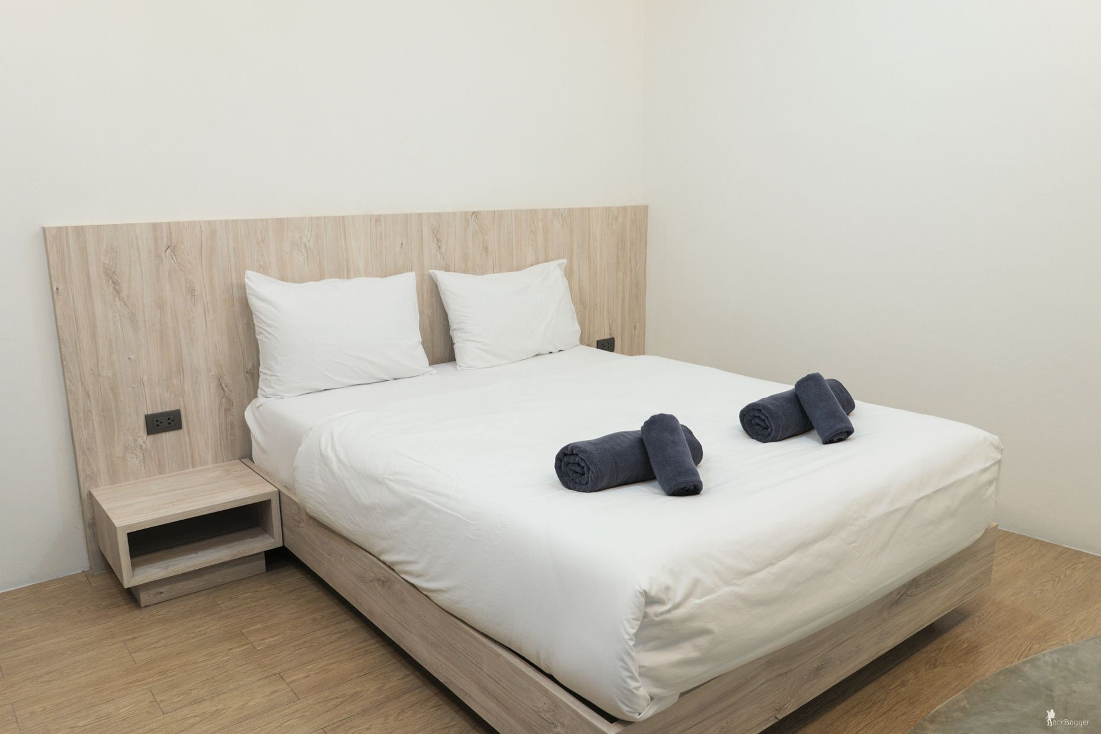 All day hostel at BTS Bang Chak 2