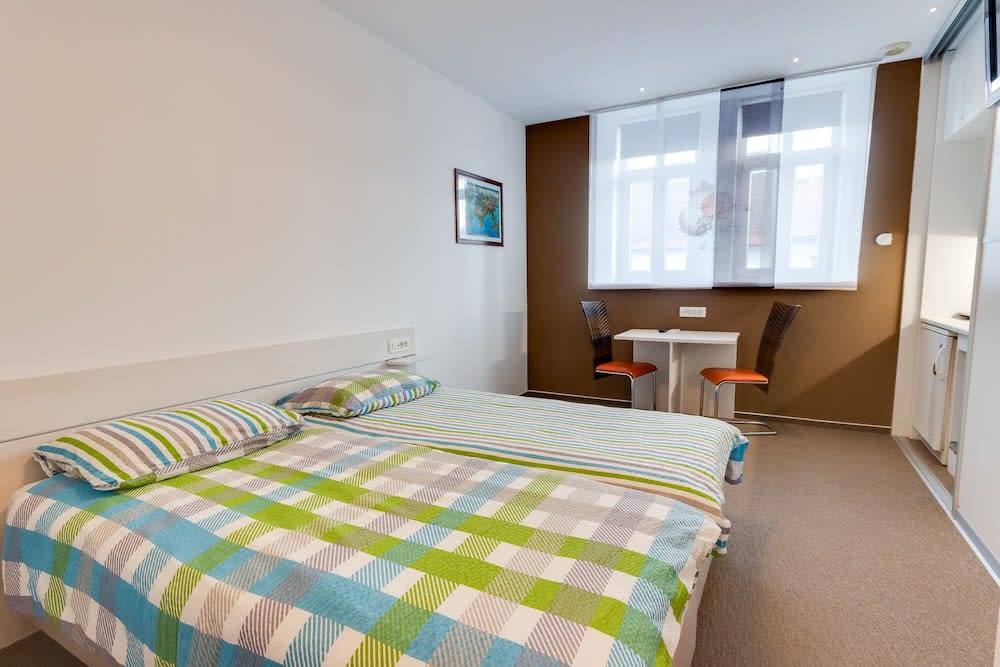 Marta Studios & Rooms 2