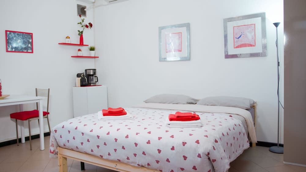 1 Bed-sleeps 2-aircon-town Centre-free Parking 2