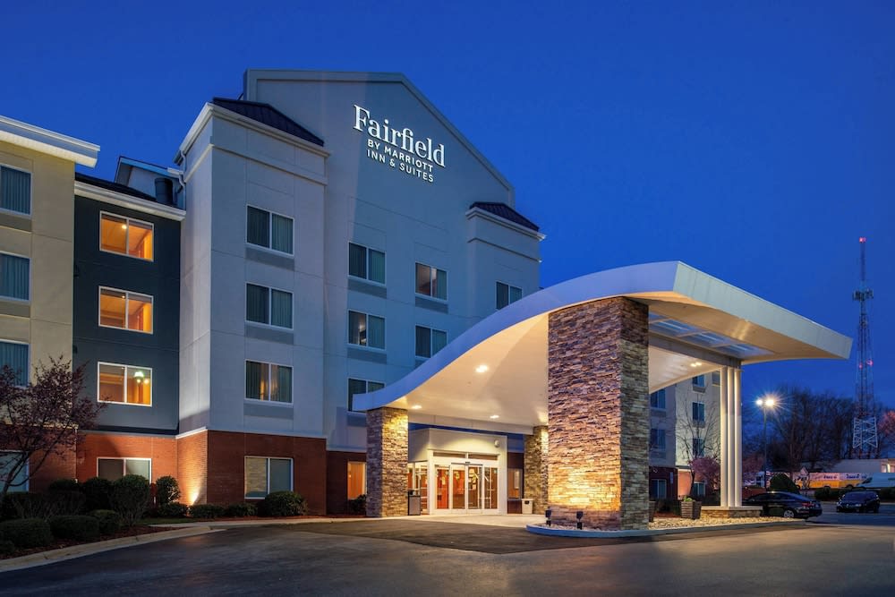 Fairfield Inn & Suites Greensboro Wendover 1