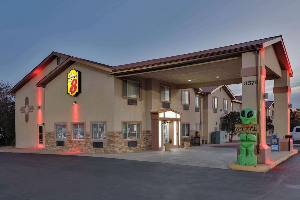 Super 8 by Wyndham Roswell 1
