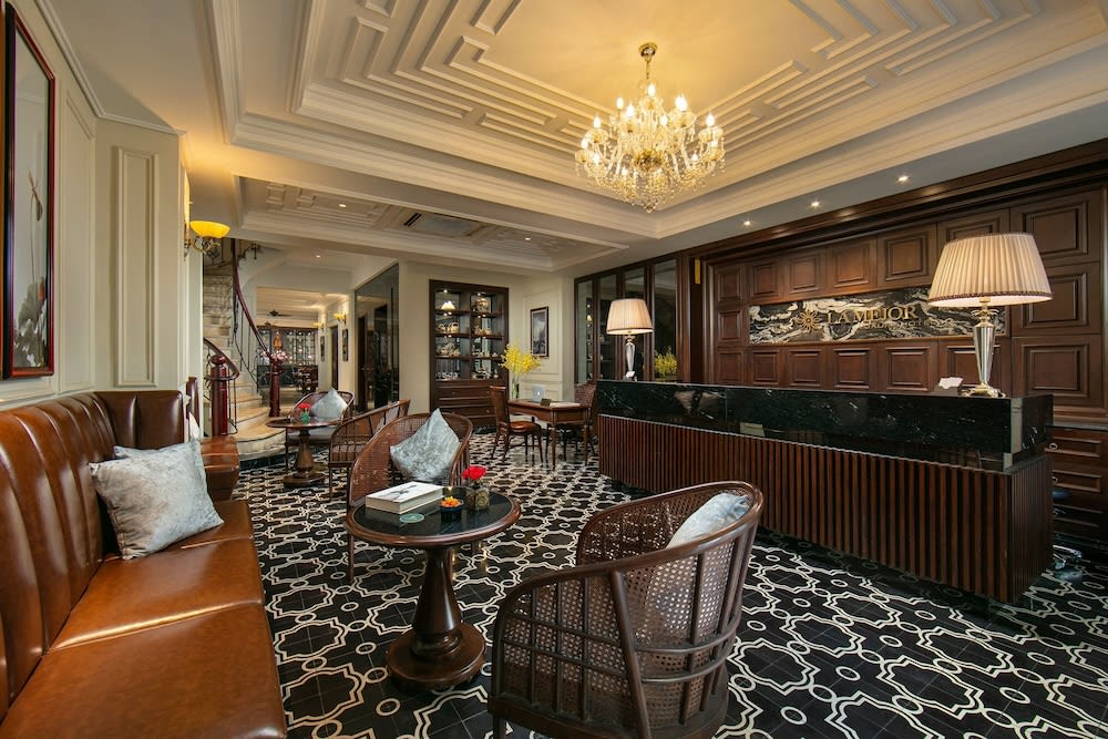 La Mejor Hotel & Sky Bar 2