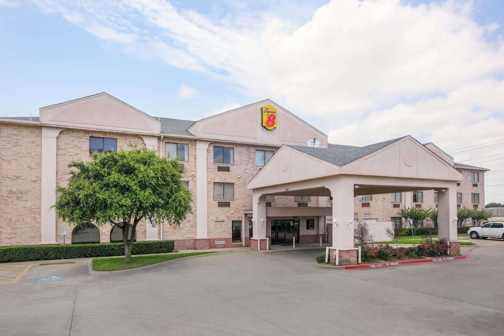 Super 8 by Wyndham Garland North Dallas Area 1