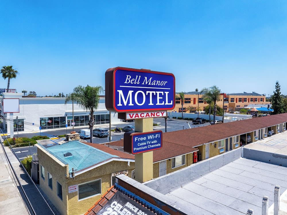 Bell Manor Motel 1
