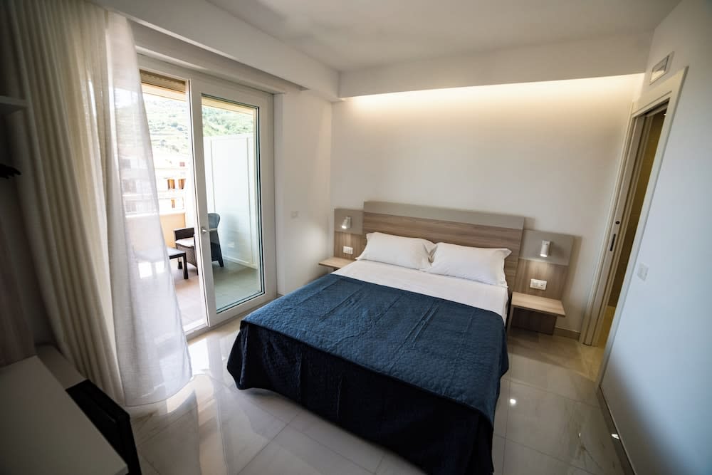 Middle Town Palace 5