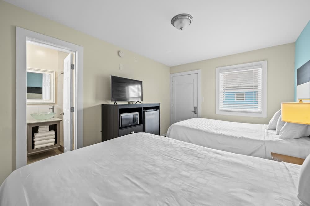 Madison Beach Motel 2
