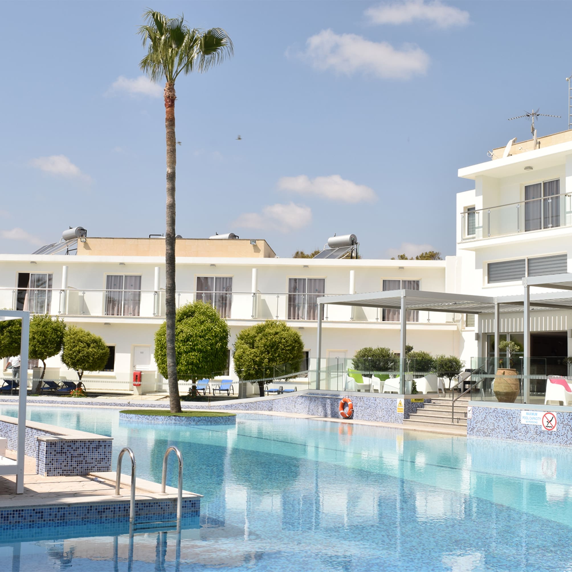 Fedrania Gardens Hotel 2