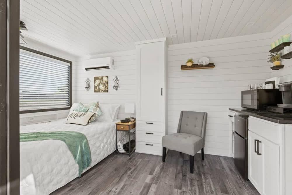 New Wilderness Hideout-cozy Container Home 1