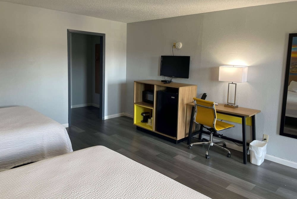 Days Inn by Wyndham Gatesville 2