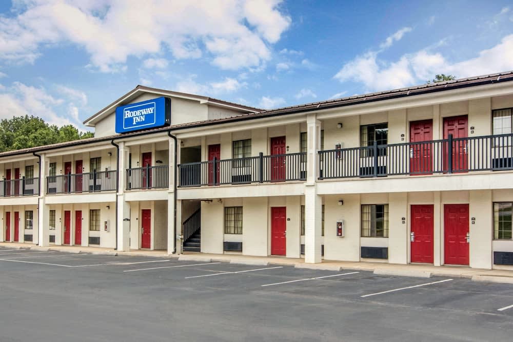Rodeway Inn La Grange East 1