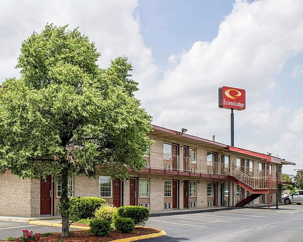 Econo Lodge Columbus West 1
