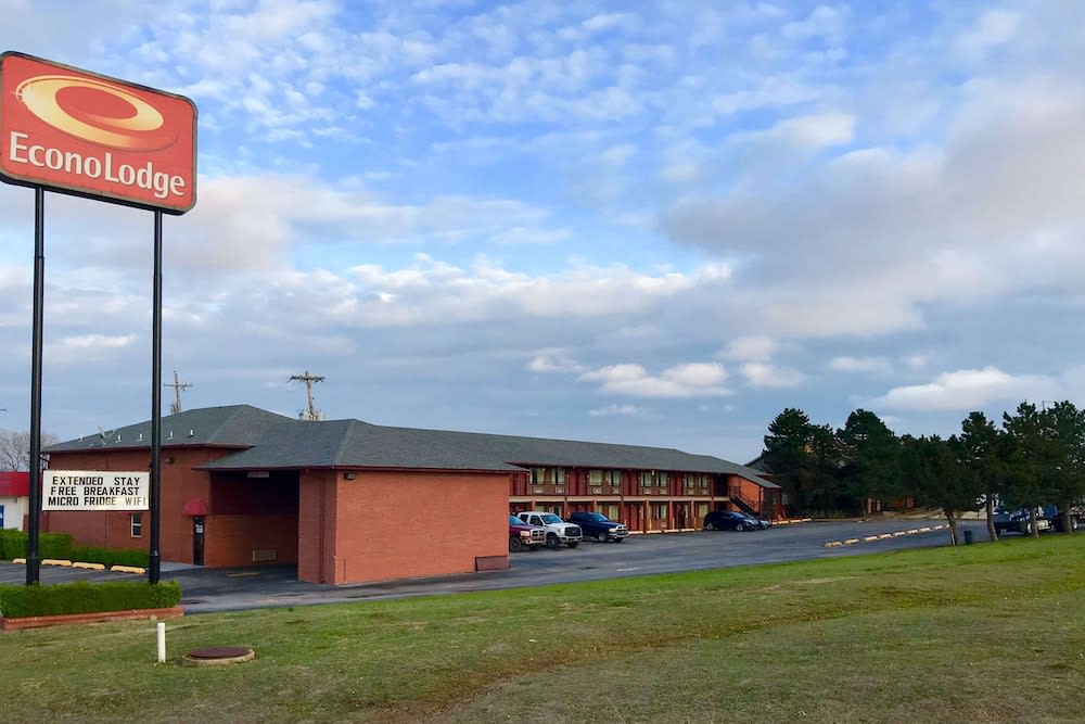 Econo Lodge Purcell 1