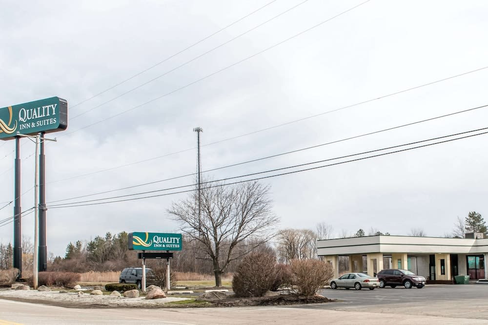Quality Inn & Suites Fairview - Erie 1