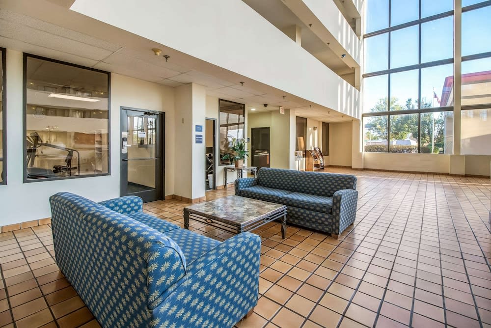 Clarion Hotel Jackson Northwest 4