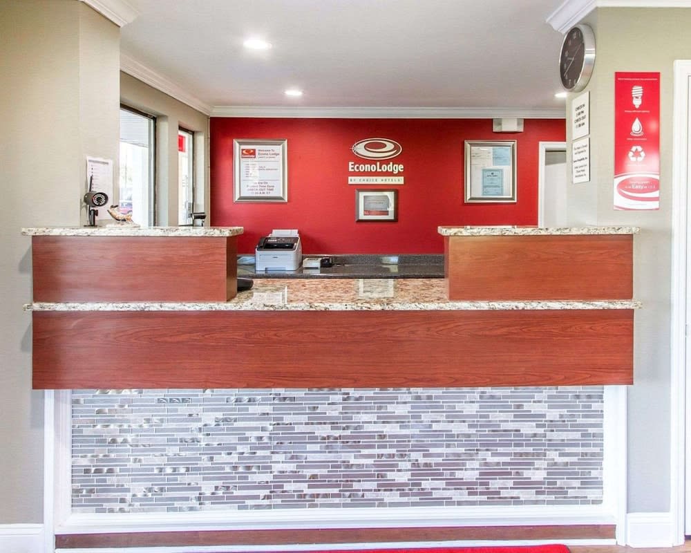 Econo Lodge Lanett 2