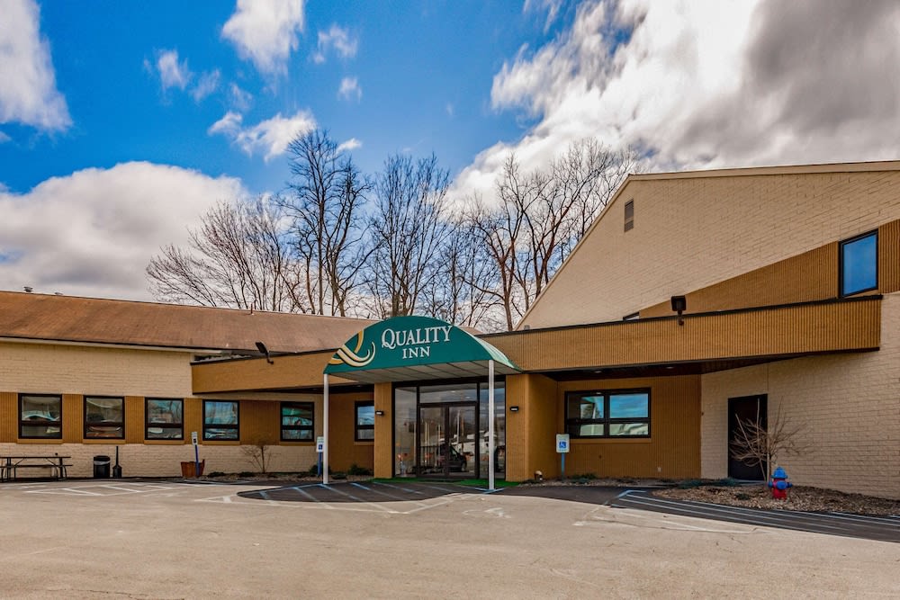 Quality Inn Schenectady - Albany 1