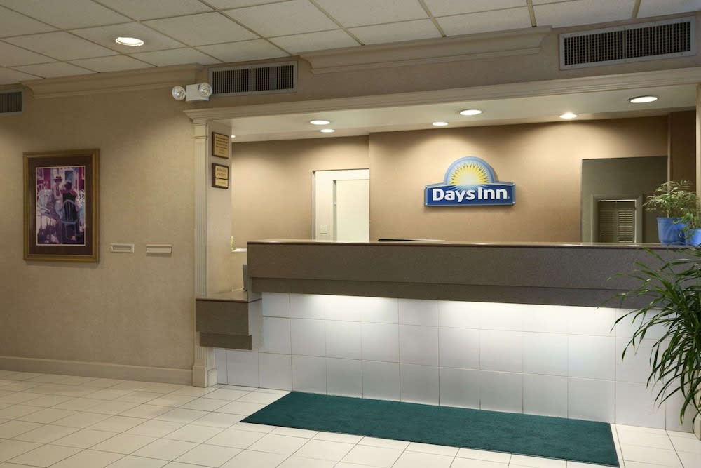 Days Inn by Wyndham Sidney OH 2