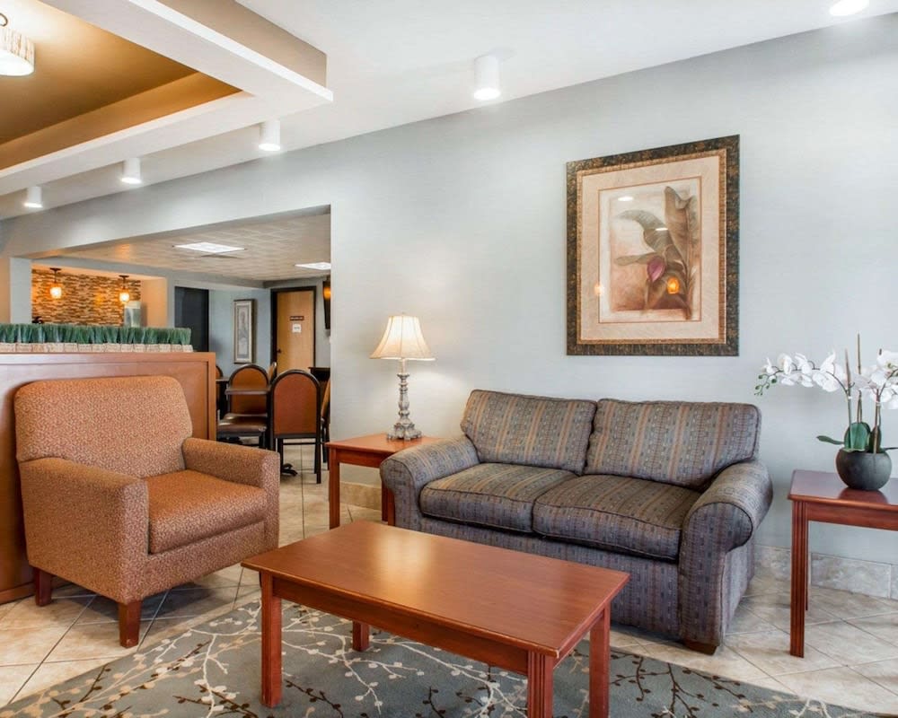 Quality Inn US65 & E Battlefield Rd Springfield 2