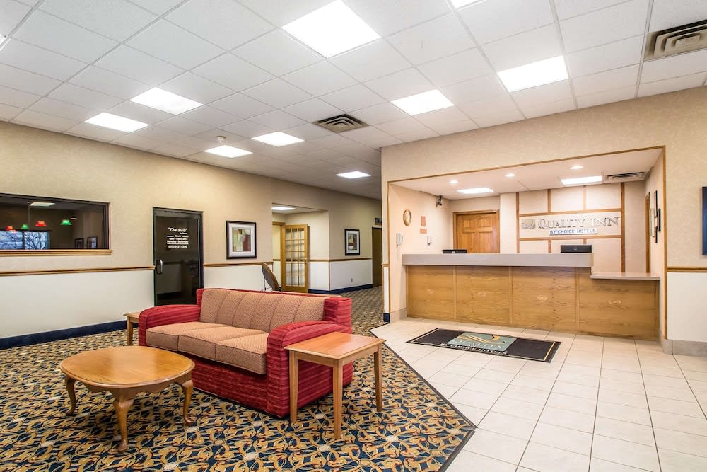 Quality Inn Morris I-80 2