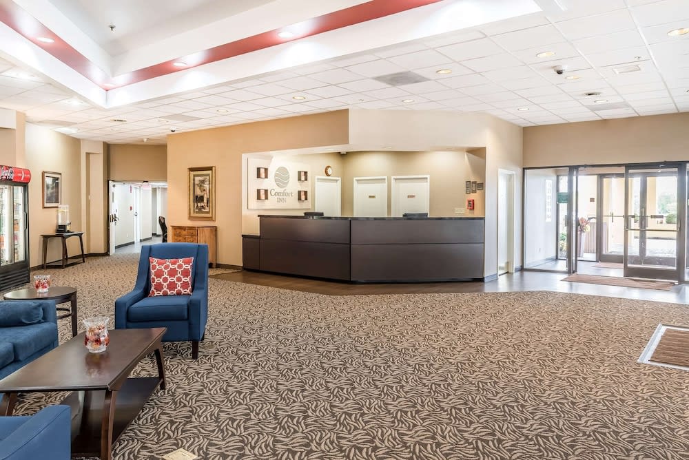 Comfort Inn & Suites Piqua-Near Troy-I75 2