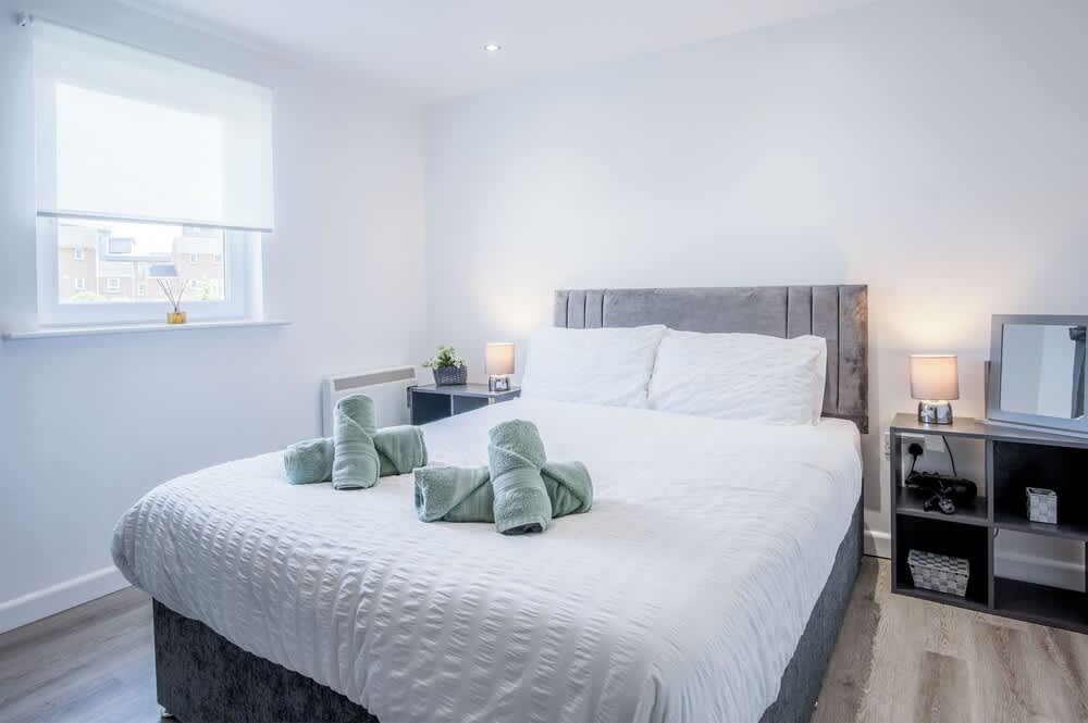 Beach View - 2 Bed Apartment - Llanelli 2