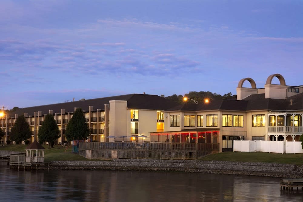 Wyndham Garden Lake Guntersville 1