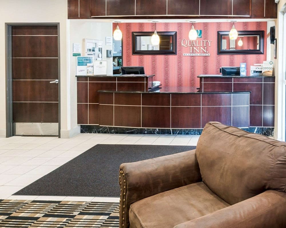 Quality Inn Brooklyn Center 4