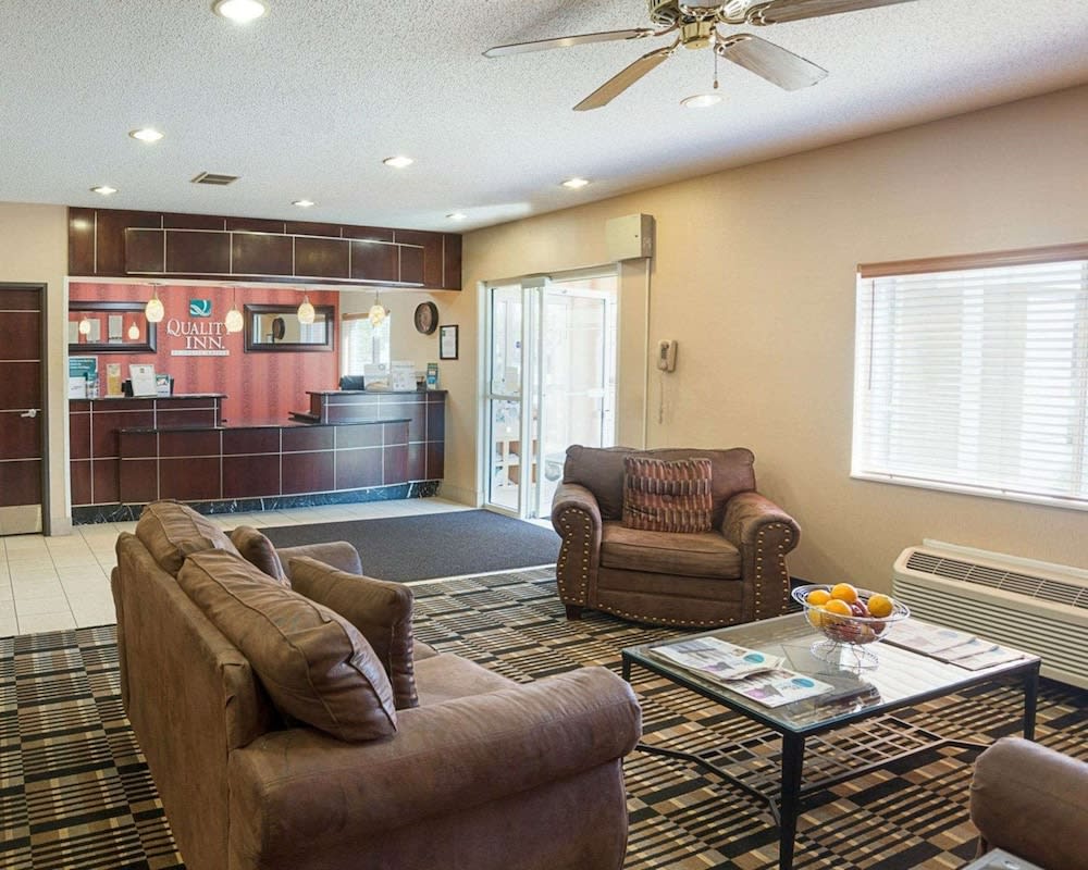 Quality Inn Brooklyn Center 3