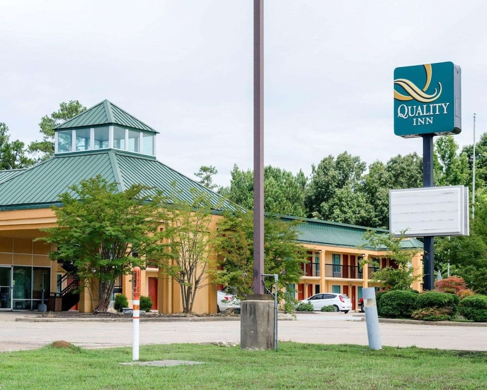 Quality Inn Louisville MS 1