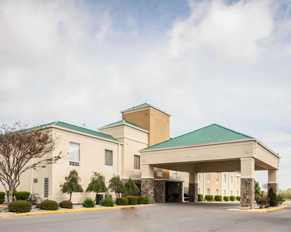 Quality Inn Hayti North 1