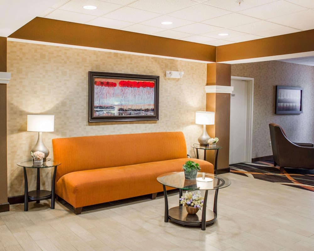 Comfort Suites Lewisburg near University 2
